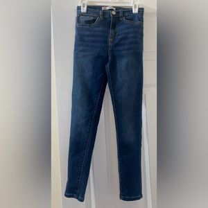 Levi’s 720 High Rise super skinny jeans for girls size 8